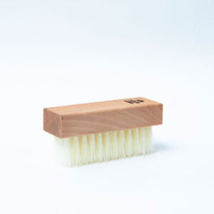 Topi Natural Brush Standard - мощный инструмент для универсальной очистки от стойких пятен и грязи.